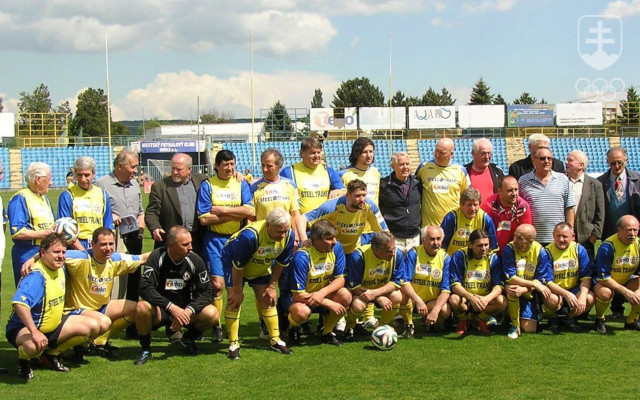 Počas exhibičného stretnutia futbalových internacionálov v Košiciach.