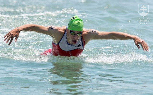 Richard Varga počas plaveckej časti. FOTO: ŠTART