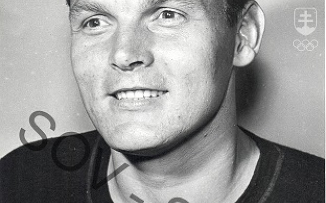 Legendárny futbalový brankár Anton Švajlen, strieborný z OH 1964, oslávil v nedeľu osemdesiatku