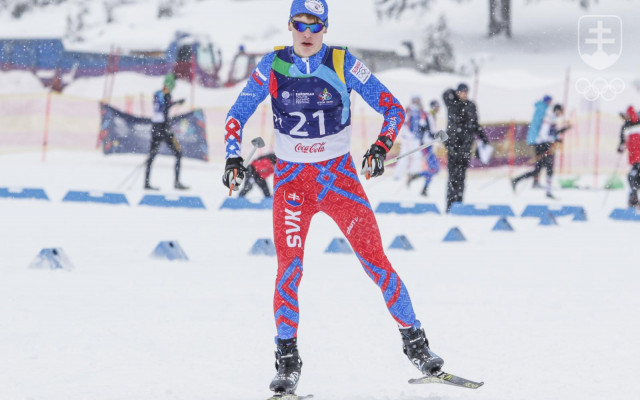 V miešaných štafetách bežcov na lyžiach na 4 x 5 km dnes súťažil aj Matúš Oravec. FOTO: : SOŠV/Andrej Galica