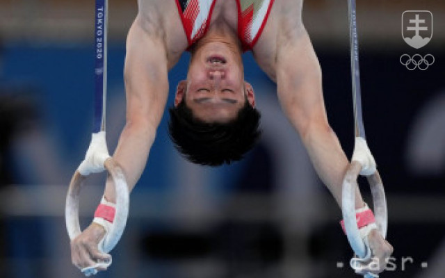 Po troch skupinách gymnastickej kvalifikácie vedú Japonci a Hašimoto