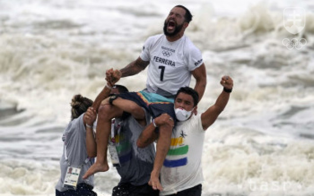 Prvé zlato v surfingu pre Brazílčana Ferreiru