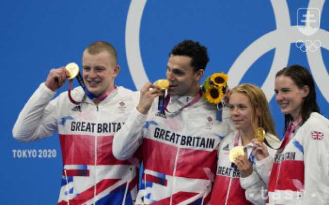 Miešaná štafeta Veľkej Británie zlatá vo svetovom rekorde