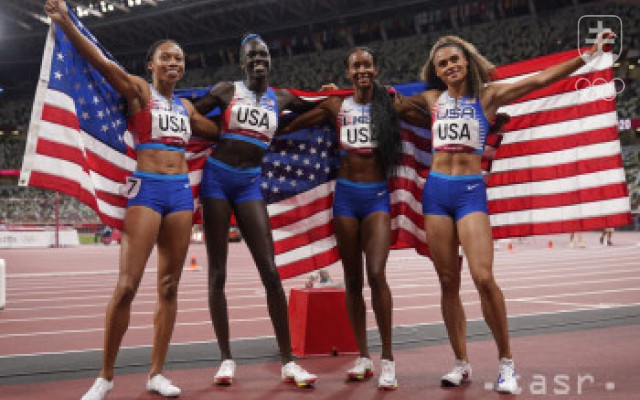 Američanky triumfovali v štafete na 4 x 400 m