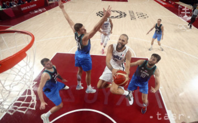 Francúzski basketbalisti zdolali Slovinsko, vo finále narazia na USA