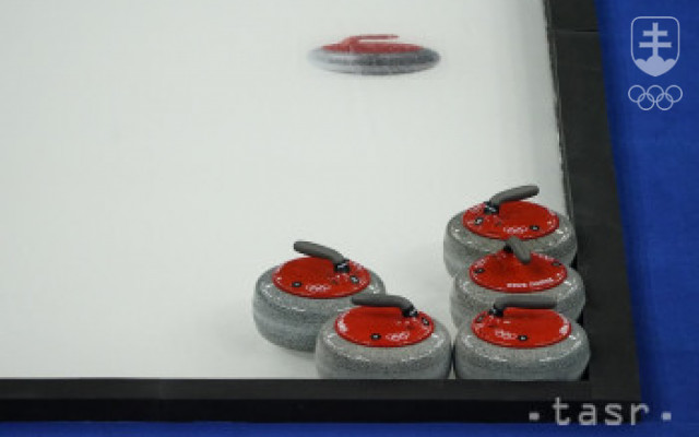 Obhajcovia striebra v curlingu Švajčiari prehrali na úvod s Čínou