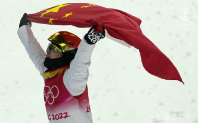 Akrobatický lyžiar Čchi Kuang-pchu uspel v skokoch