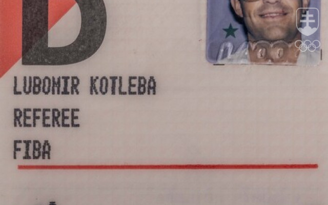 Akreditačná karta basketbalového rozhodcu Ľubomíra Kotlebu z OH 1984.