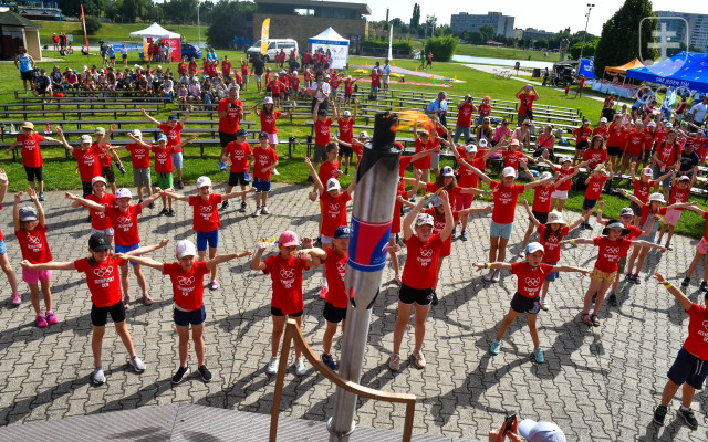 Rozcvička počas Olympijského dňa na Kuchajde.
