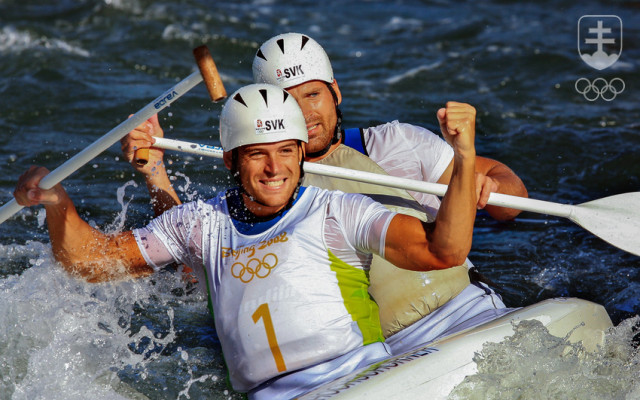 Pekinská radosť bratov Pavla a Petra Hochschornerovcov z tretieho olympijského triumfu v sérii.