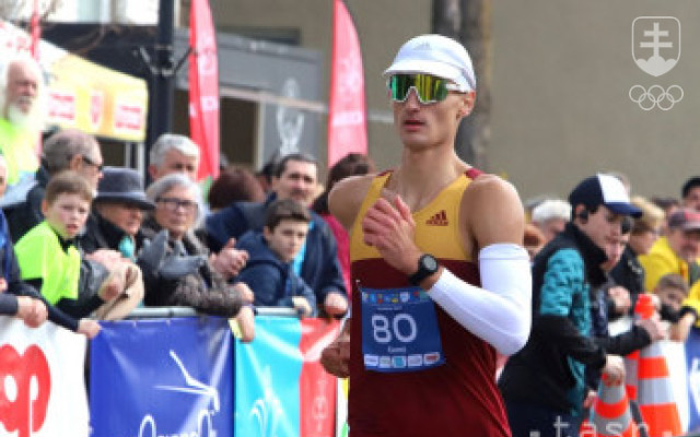 Štart chôdze na 20 km mužov i žien posunuli pre búrku v Paríži