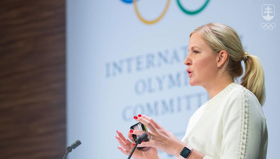 Odporúčania komisie športovcov MOV k pravidlu 50 Olympijskej charty v stredu prezentovala predsedníčka komisie Kirsty Coventryová. Exekutíva odporúčania jednomyseľne schválila.