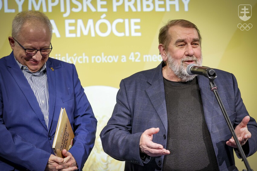 Autori knihy OLYMPIJSKÉ PRÍBEHY A EMÓCIE - zostavovateľ i autor textu Ľubomír Souček a fotoreportér Ján Súkup.