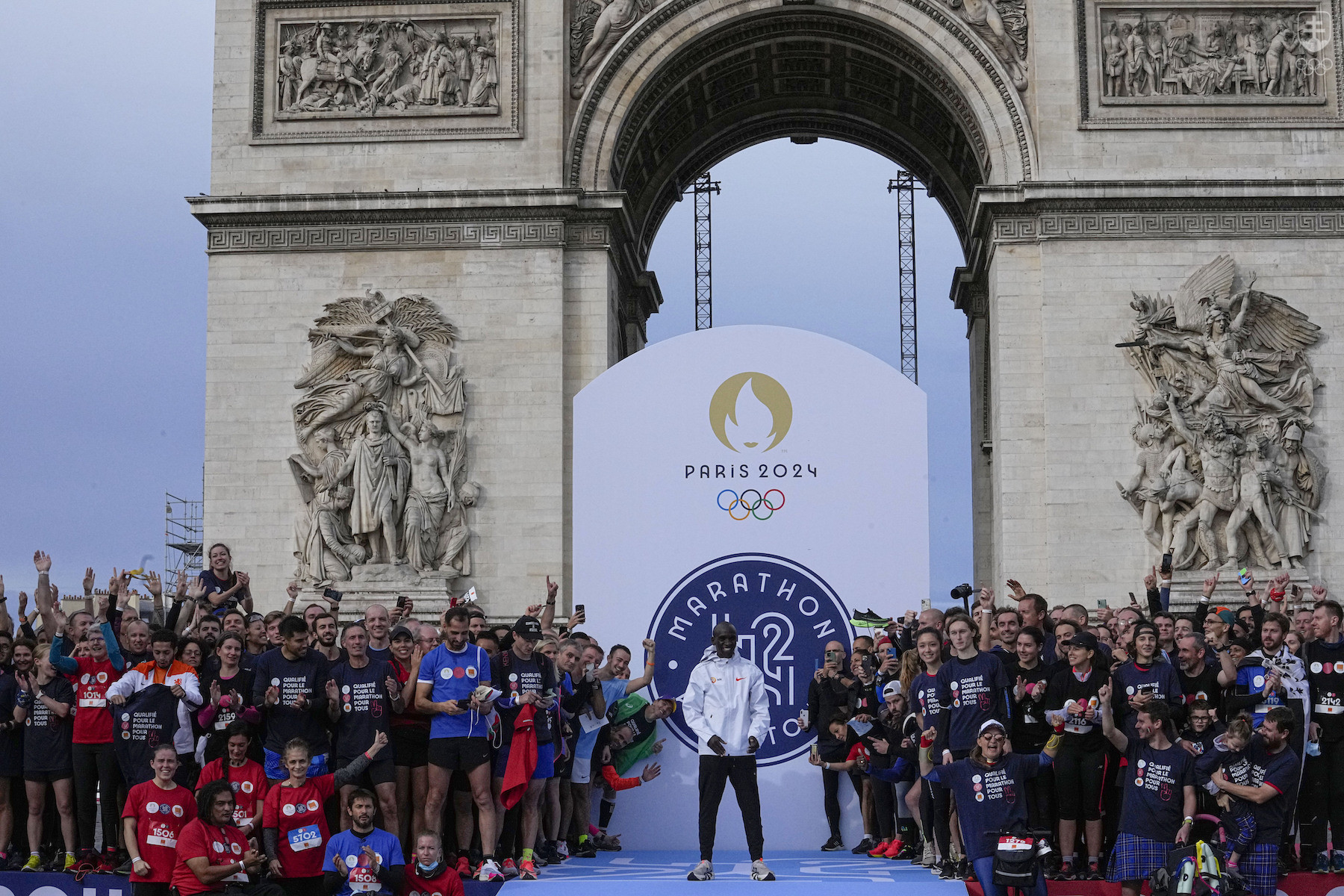 Eliud Kipchoge je ambasádorom parížskeho olympijského maratónu pre všetkých. 