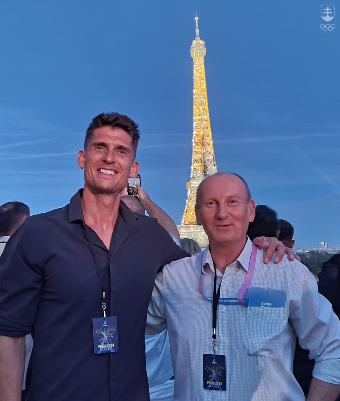 Roman Buček (vpravo) a Boris Demeter pred pasrížskou Eiffelovou vežou.