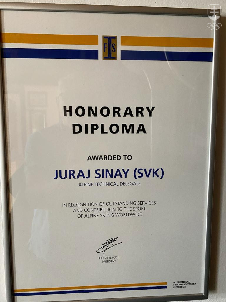 Ocenenie pre Juraja Sinaya od FIS.
