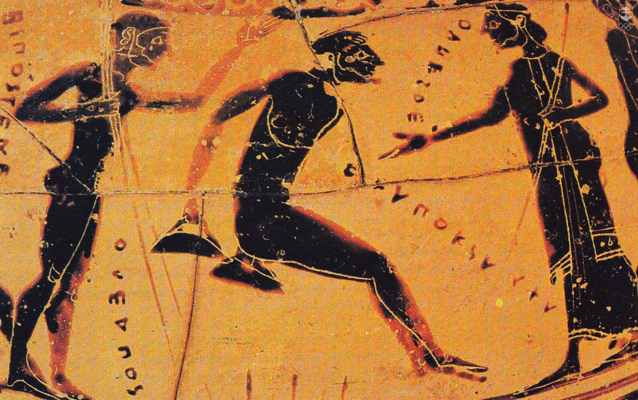 Výjav z antických Olympijských hier - skokan do diaľky s haltérami (činkami) v rukách - vyobrazený na starovekej amfore.