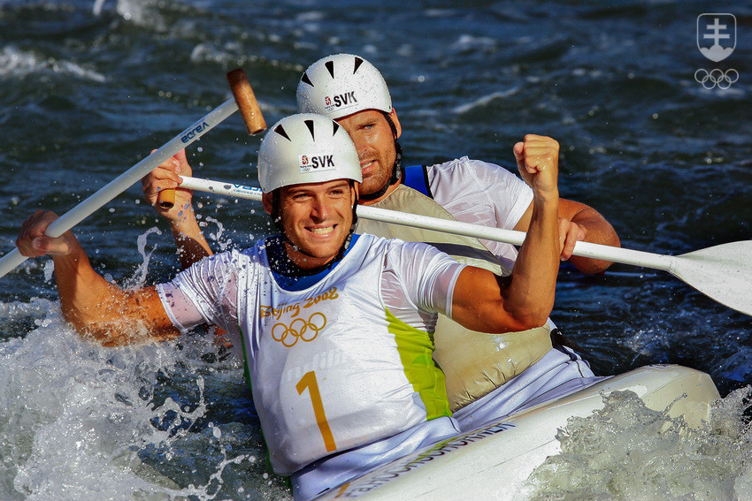Pekinská radosť bratov Pavla a Petra Hochschornerovcov z tretieho olympijského triumfu v sérii.