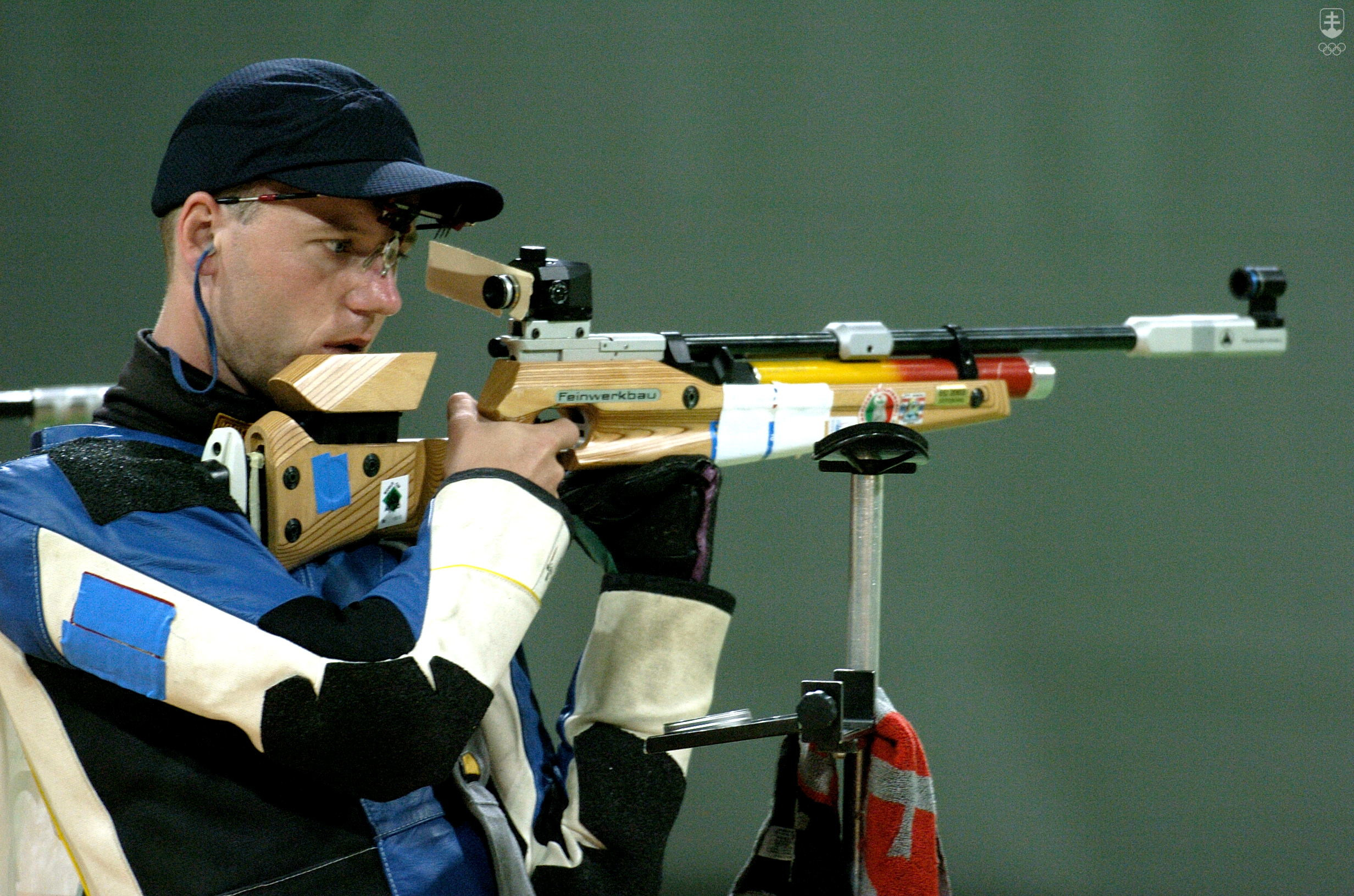 Jozef Gönci v plnom sústredení počas súťaže na OH 2004 v Aténach.